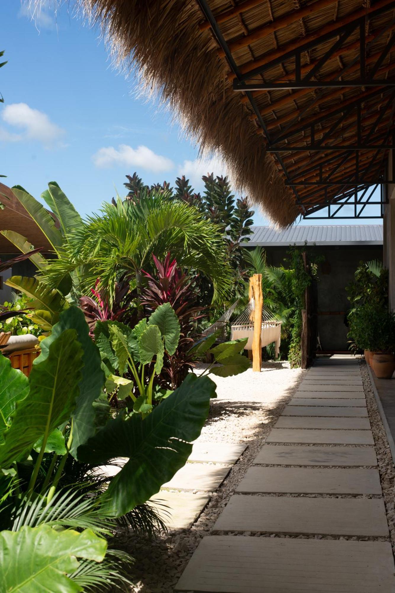 Tukasa - Surfhouse Popoyo Hotel Bagian luar foto